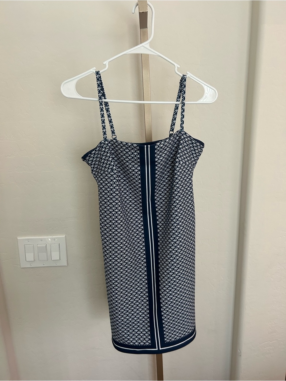 Abercrombie & Fitch YPB sculptLUX Bandeau Mini Dress Medium - Picture 3 of 8
